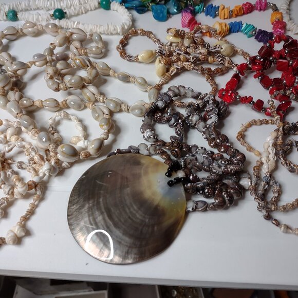 30 Pc Lot Of Shell Jewelry - Picture 9 of 16